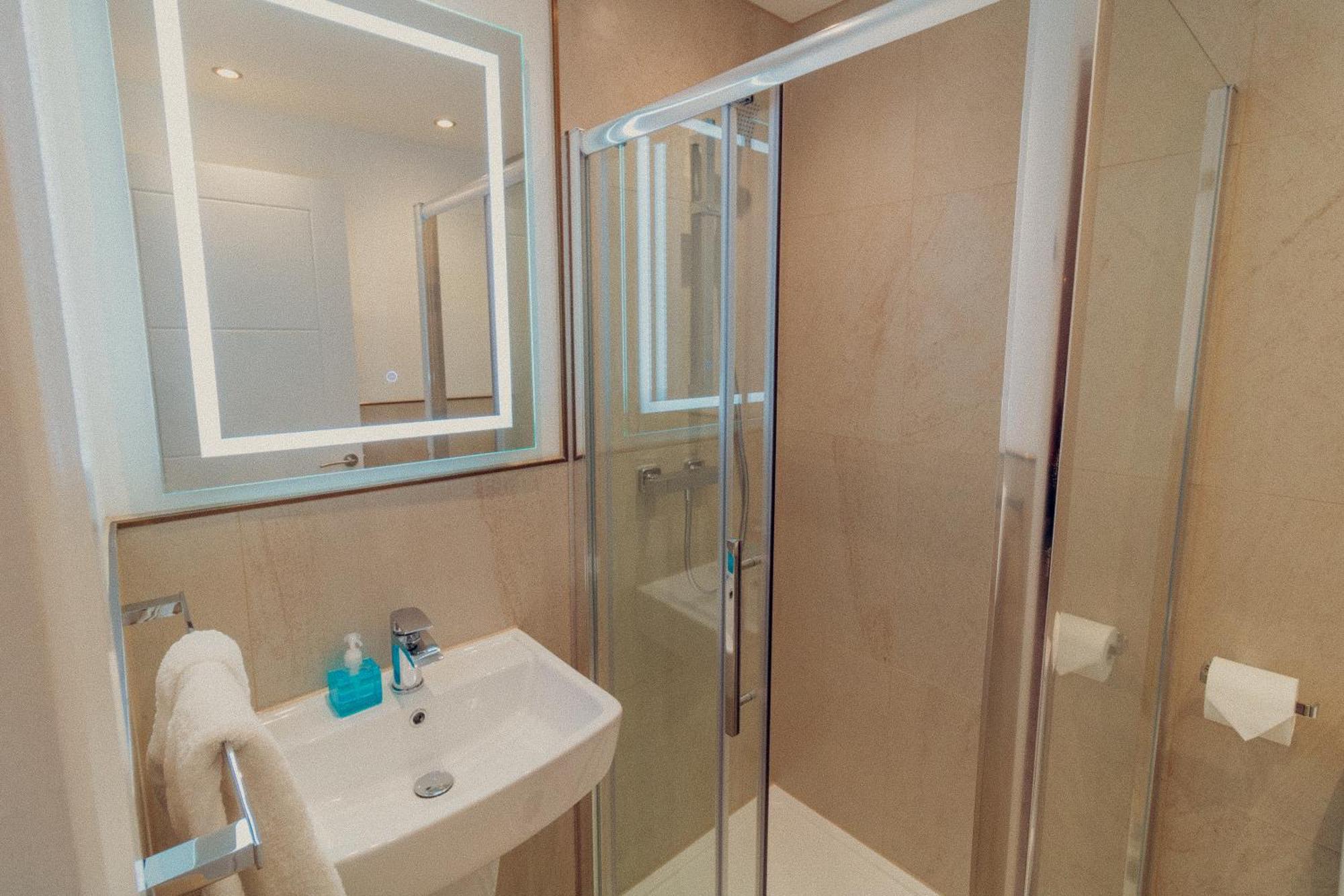 Mayfield Suites Единбург Екстериор снимка